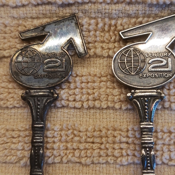Vintage 1962 Seattle world fair spoons - Picture 3 of 7